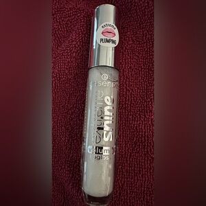 ✨NWT✨ Essence: Extreme Shine Volume Lipgloss- Milky Way